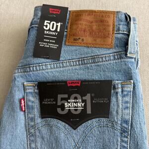 Levi's Women's Skinny Jeans - Light Blue